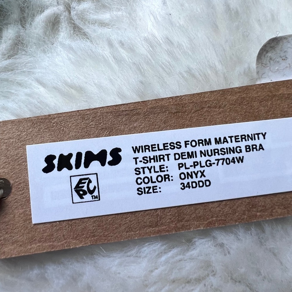 SKIMS Wireless Form Maternity T-Shirt Demi Nursing Bra Onyx Black Size 34DDD NEW - Picture 7 of 11